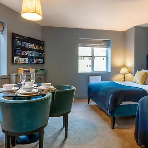 https://cosy-upmarket-2-bed-apartment-city-centre.tophotelsbath.com