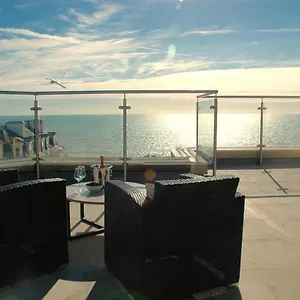 شقة Airhost's Brighton's Diamond Escape With Sea Views